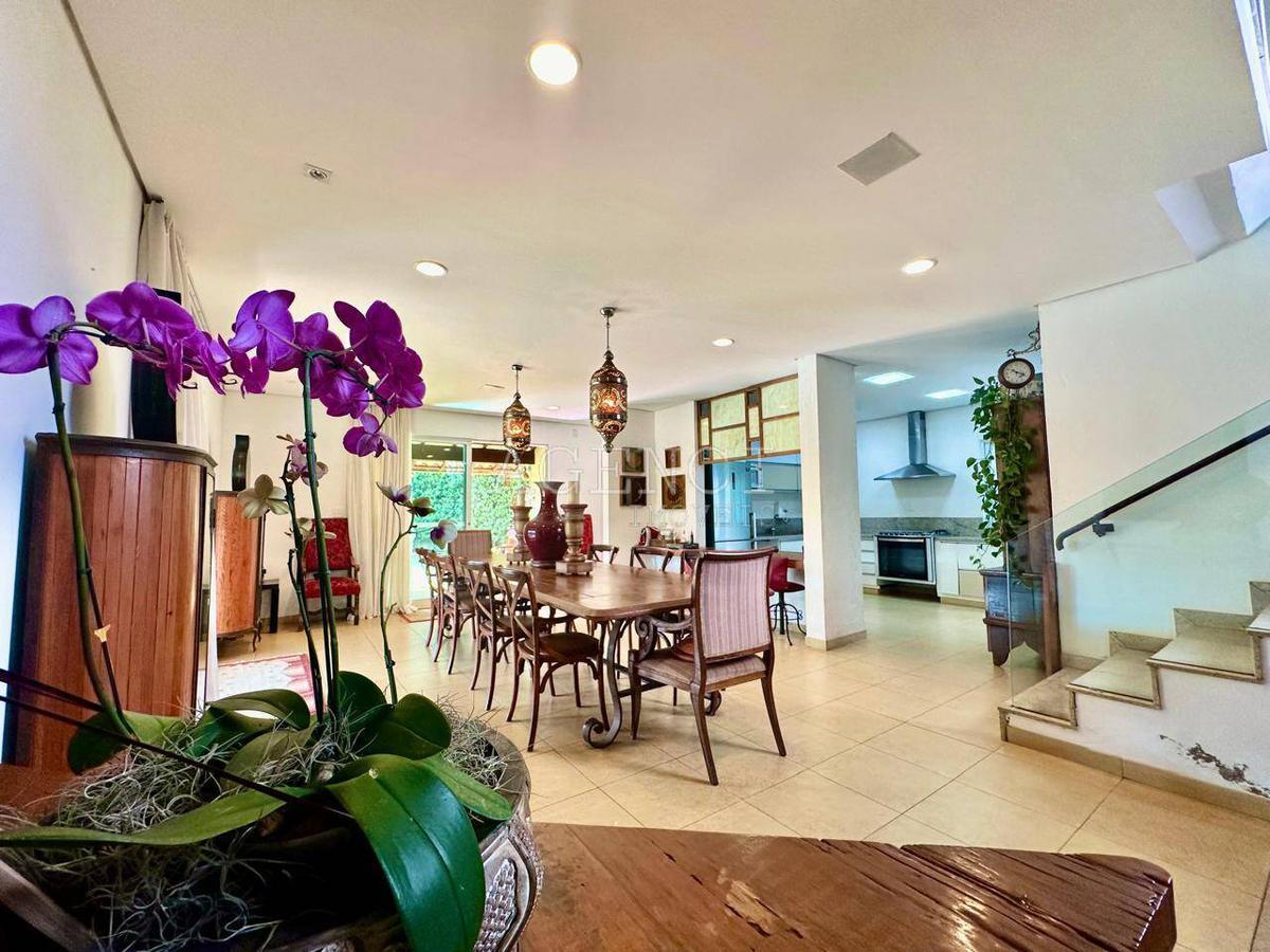 Casa, Jardim Canadá, 5 Quartos, 0 Vaga, 1 Suíte