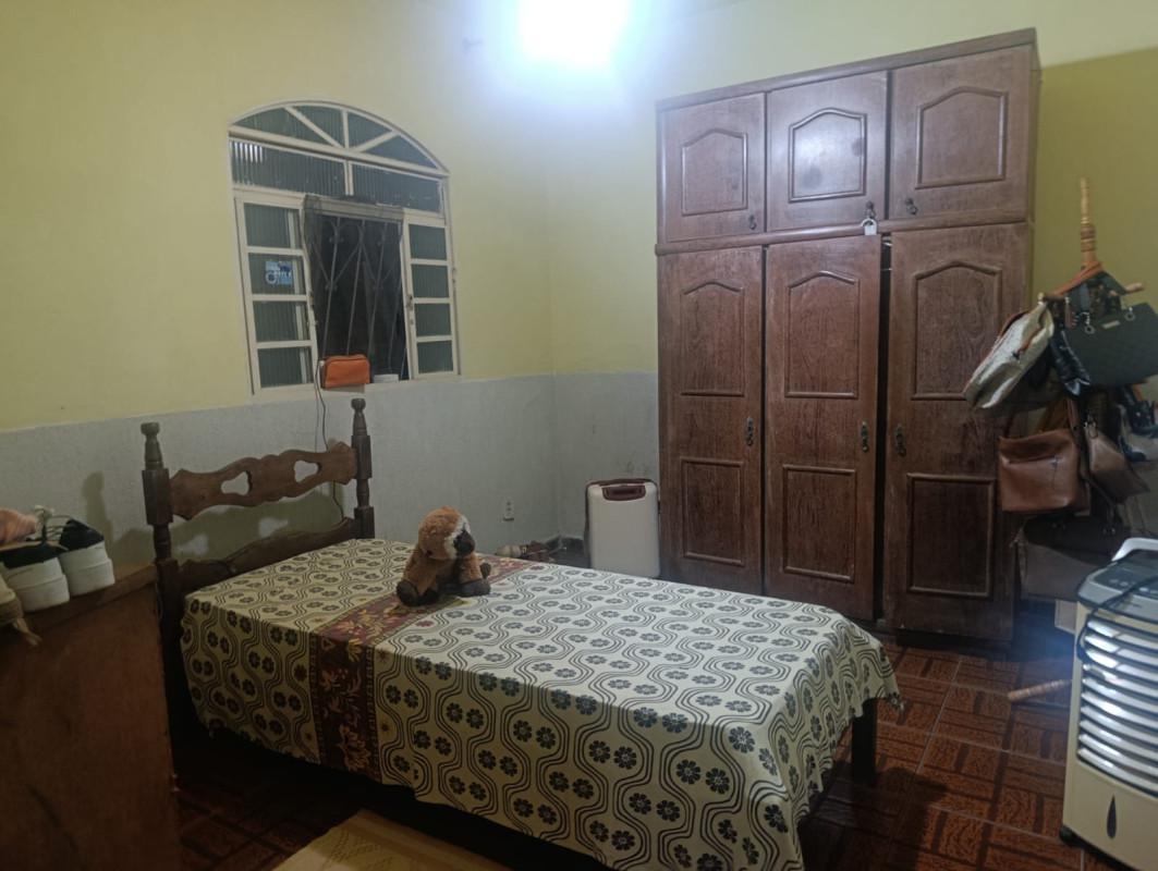 Casa, Solar do Barreiro, 5 Quartos, 2 Vagas, 1 Suíte
