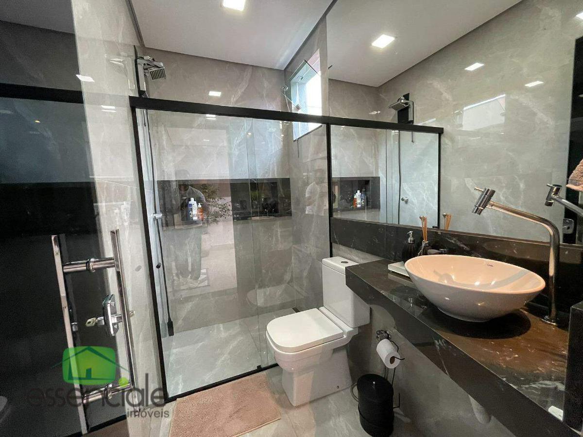 Casa, Europa, 3 Quartos, 4 Vagas, 1 Suíte