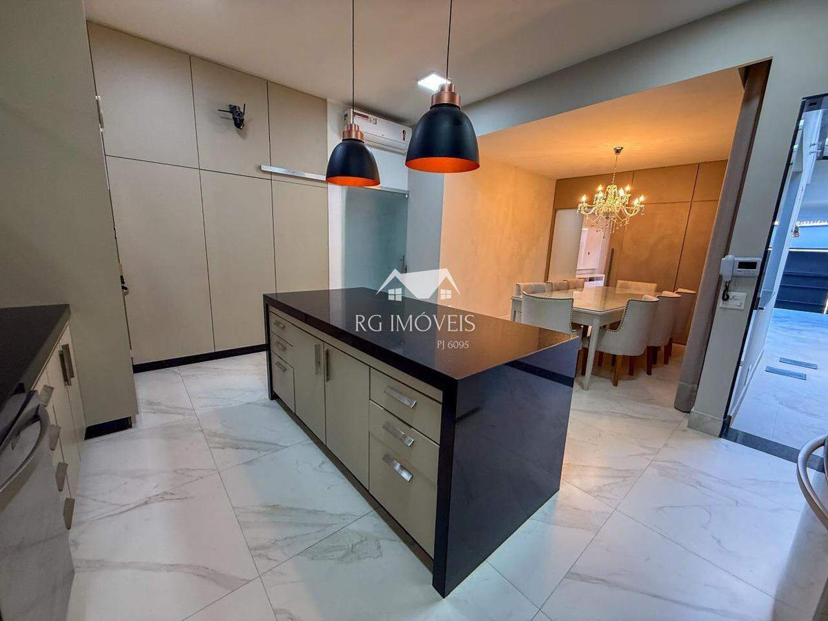 Casa, Brasil Industrial, 8 Quartos, 3 Vagas, 3 Suítes