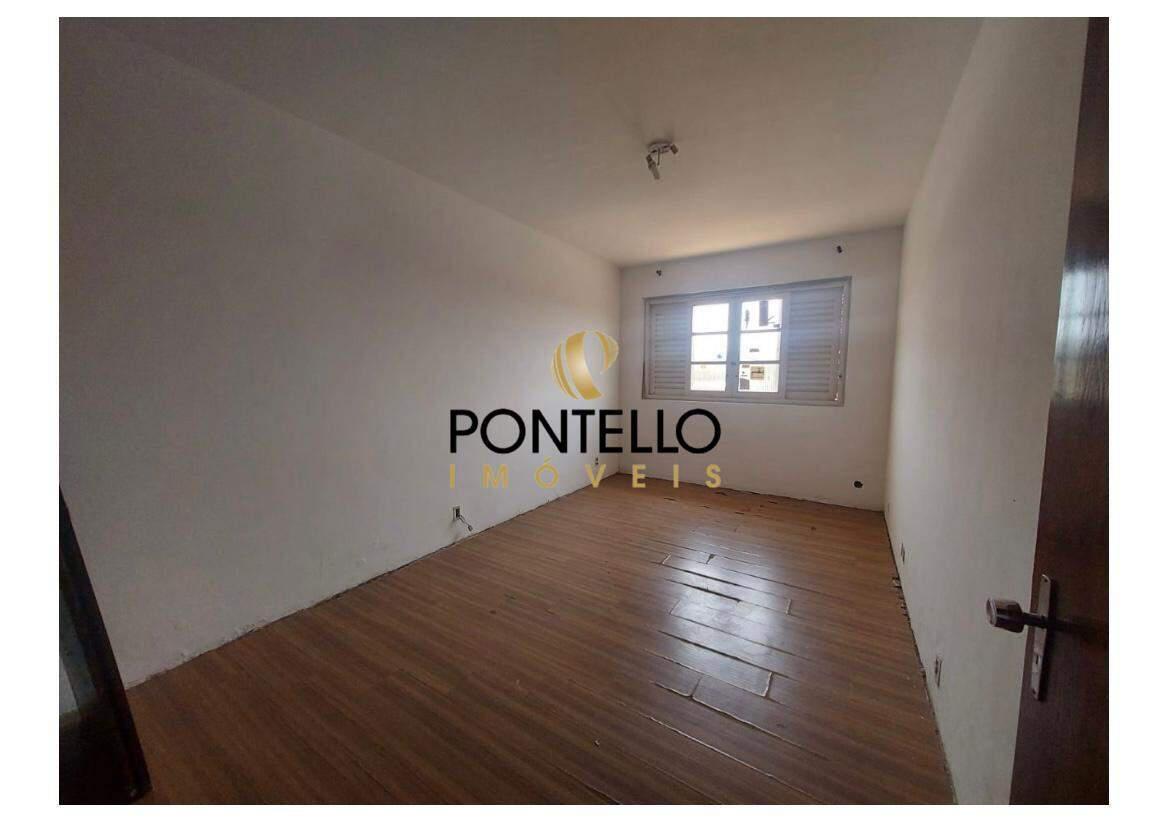 Casa, Cachoeirinha, 4 Quartos, 1 Vaga, 3 Suítes