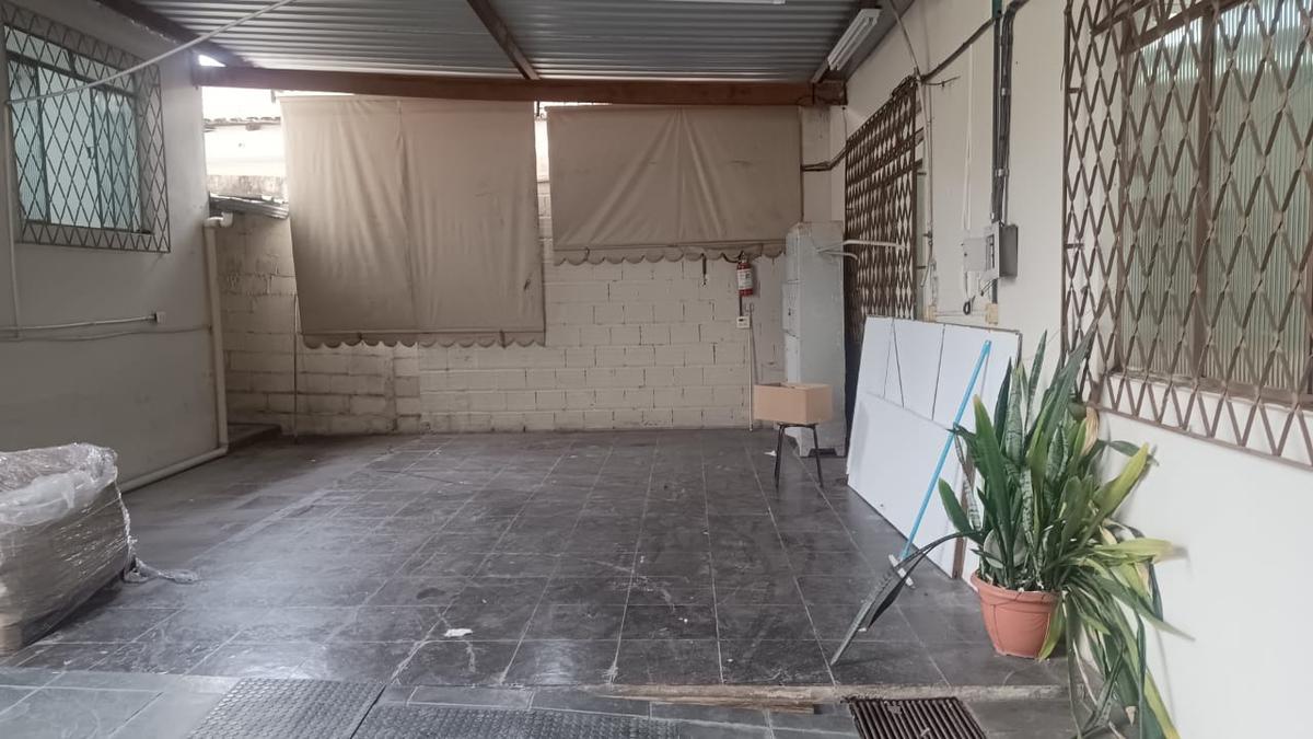 Galpão, Parque Recreio, 2 Quartos, 6 Vagas