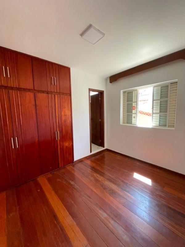 Casa, Castelo, 5 Quartos, 4 Vagas, 2 Suítes