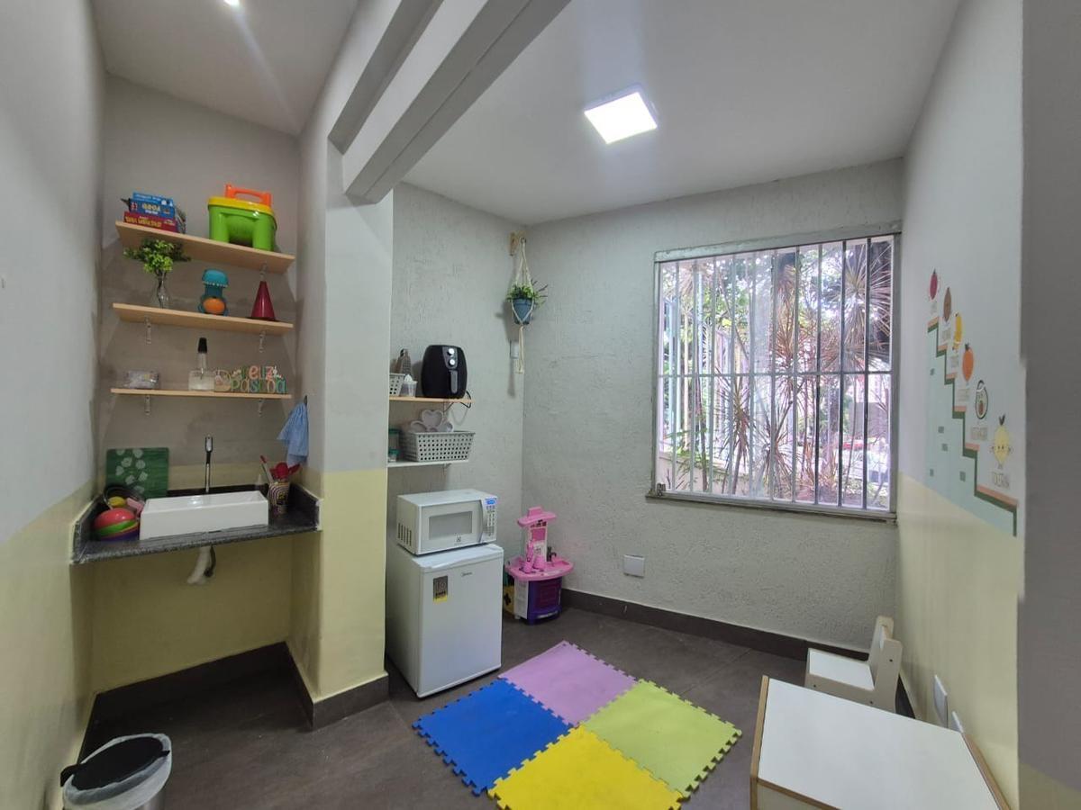 Casa, Funcionários, 5 Quartos, 2 Vagas, 1 Suíte