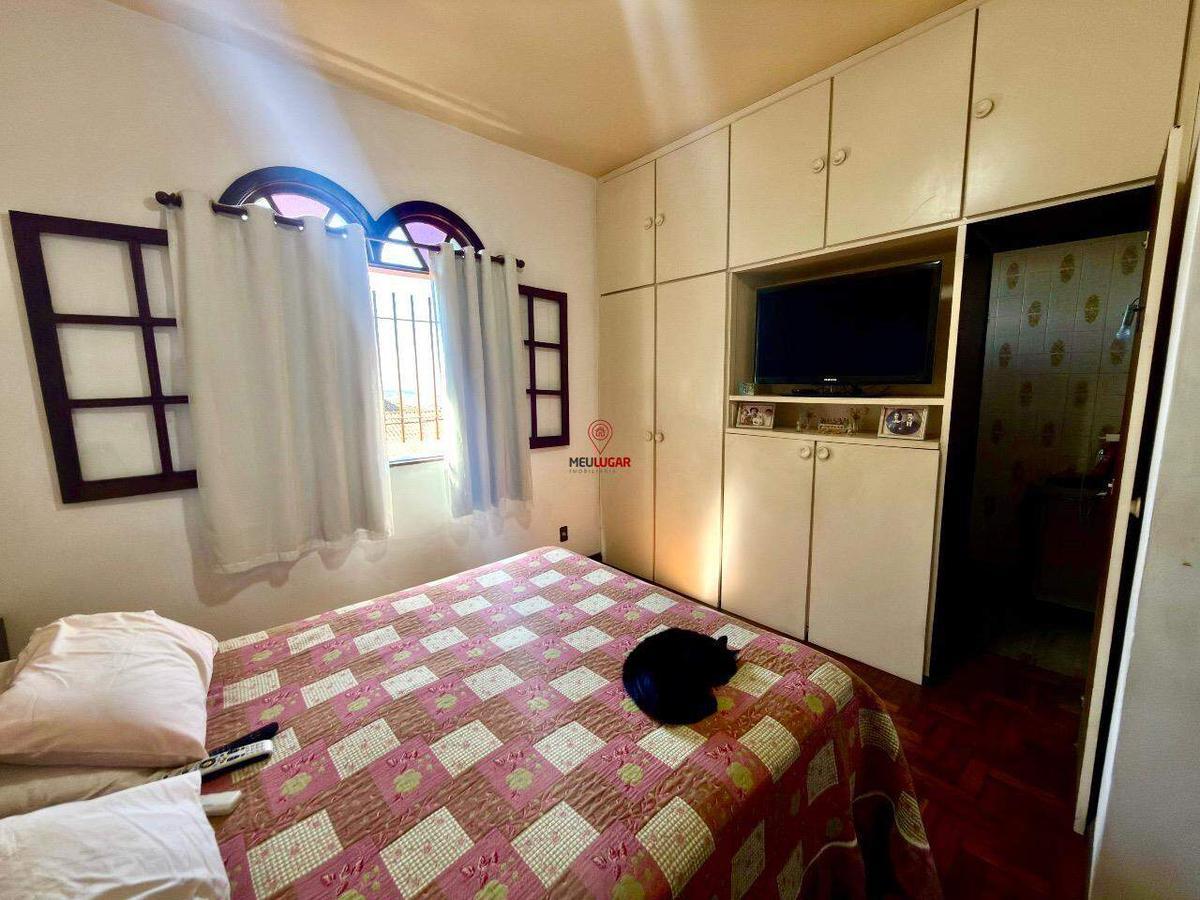 Casa, Barreiro, 3 Quartos, 5 Vagas, 1 Suíte