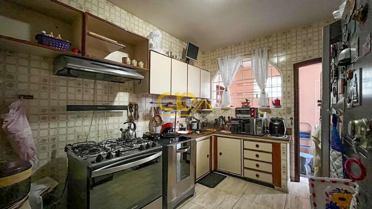 Casa, Cidade Nova, 7 Quartos, 2 Vagas, 1 Suíte