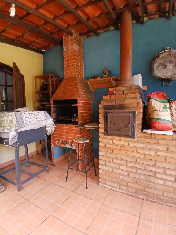 Fazenda, Pompeu, 2 Quartos, 0 Vaga