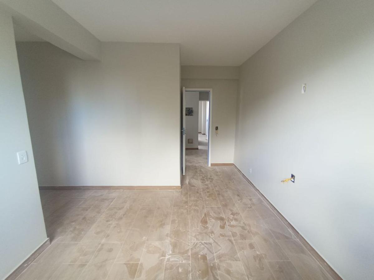 Casa, Santa Cruz, 3 Quartos, 2 Vagas, 1 Suíte