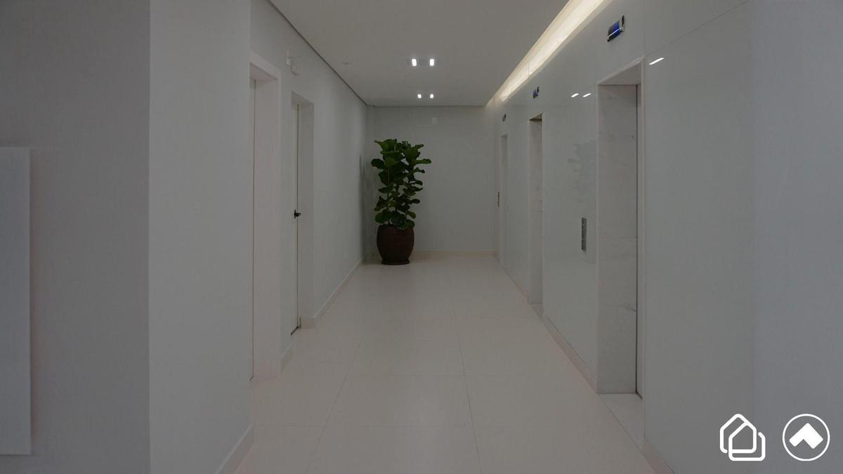 Sala, Lourdes, 7 Vagas