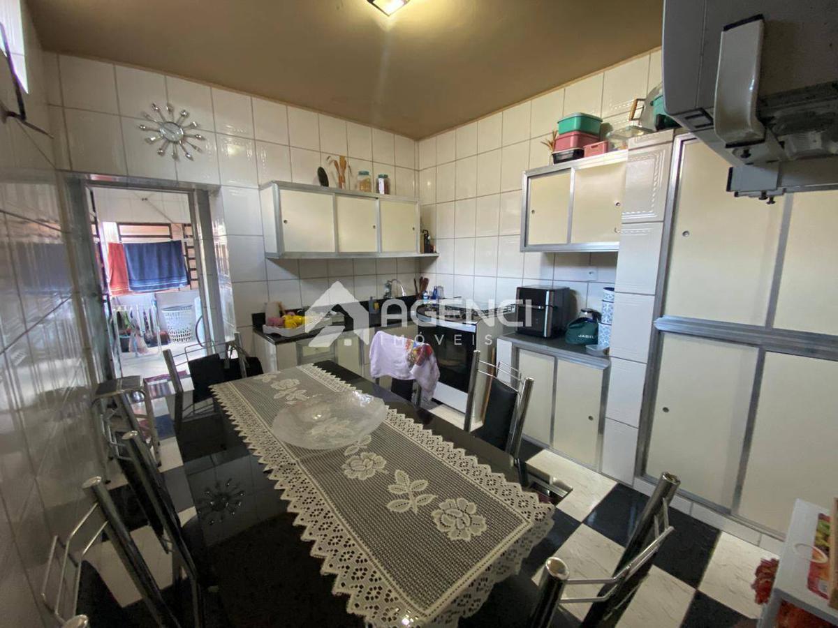 Casa, Santa Maria, 3 Quartos, 0 Vaga, 1 Suíte