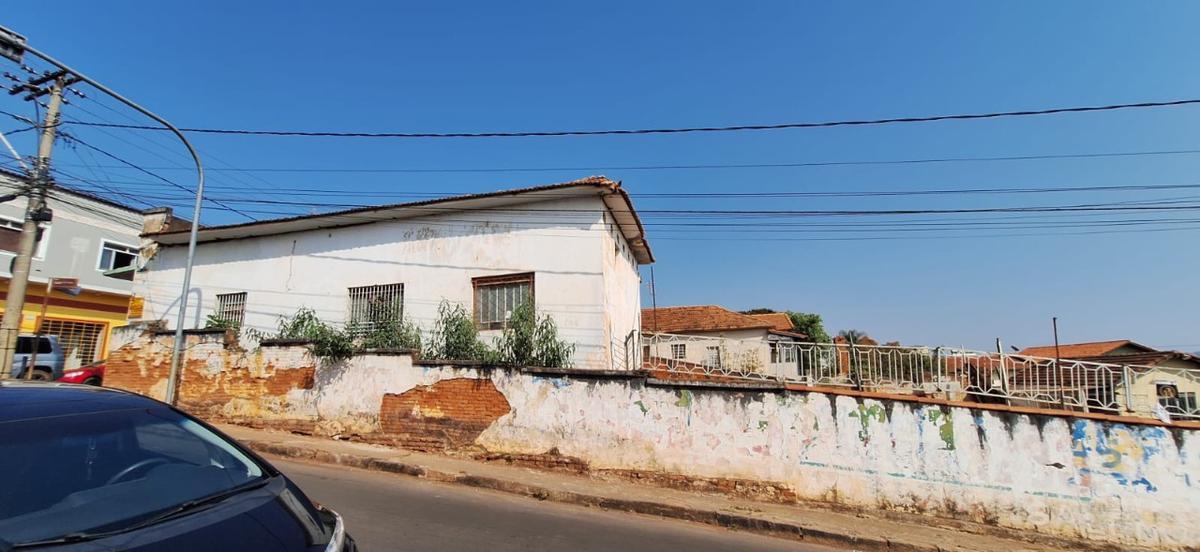 Lote, Centro, 0 Quarto, 0 Vaga
