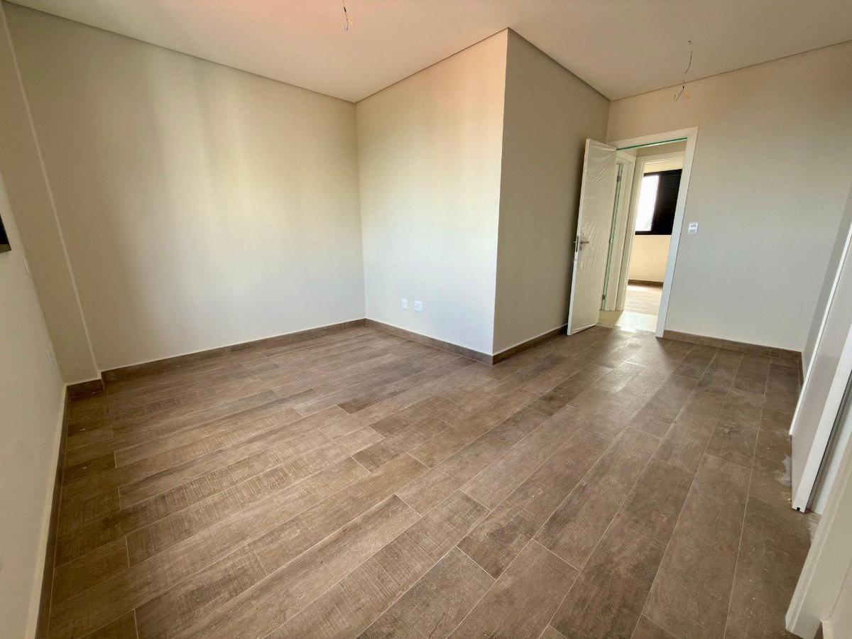 Apartamento, Jaraguá, 4 Quartos, 3 Vagas, 1 Suíte