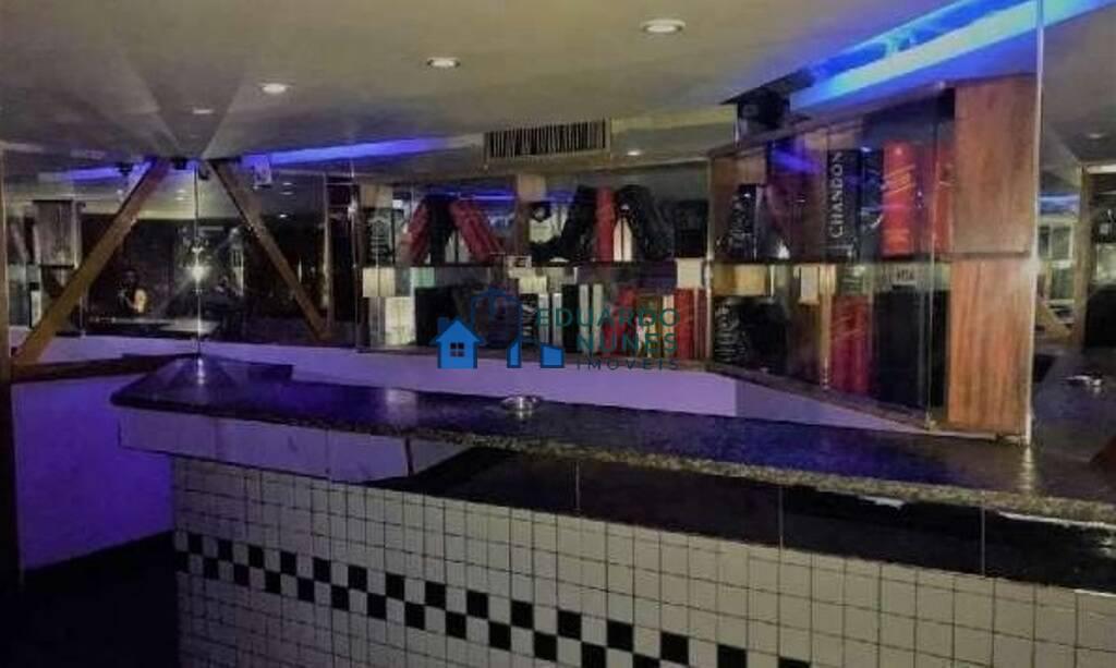 Casa, Funcionários, 4 Quartos, 0 Vaga