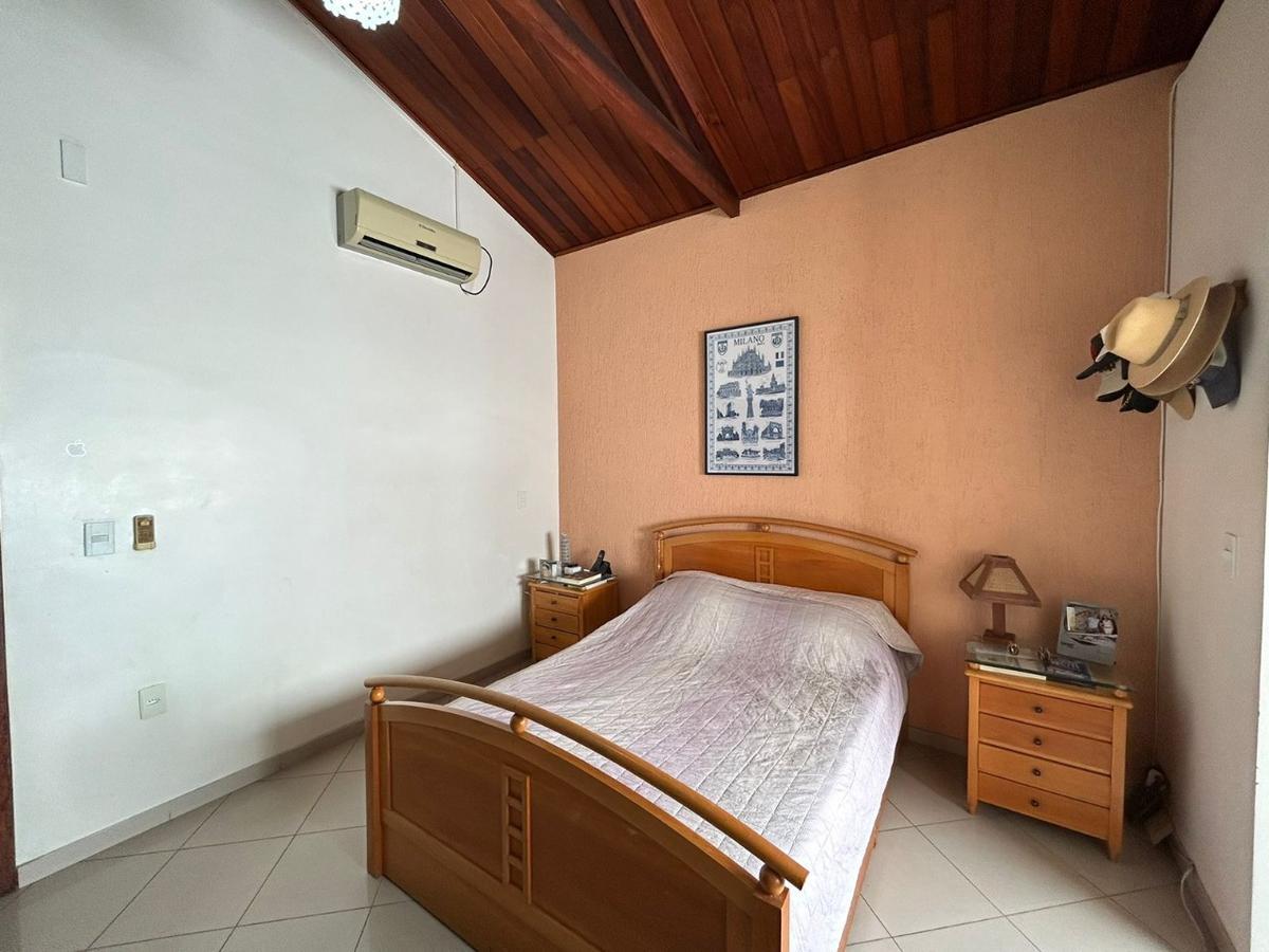 Casa, Pirajá, 4 Quartos, 4 Vagas, 2 Suítes