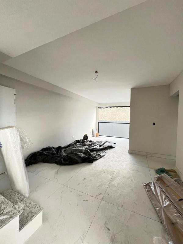Cobertura, Tirol (barreiro), 3 Quartos, 2 Vagas, 1 Suíte