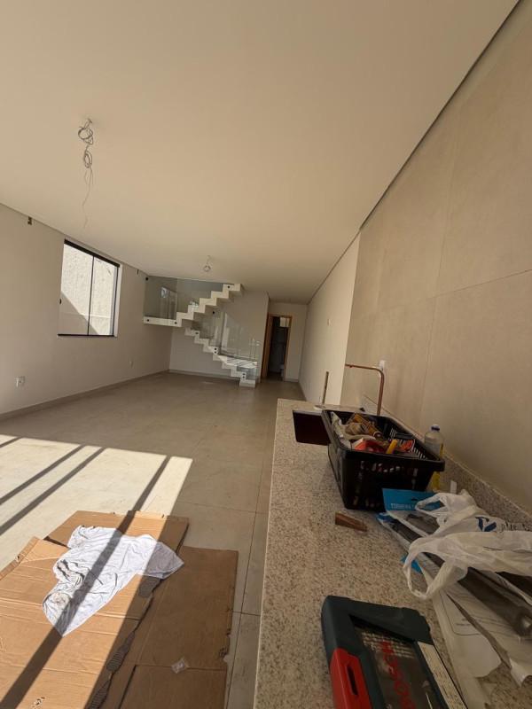 Casa, Masterville, 3 Quartos, 4 Vagas, 1 Suíte