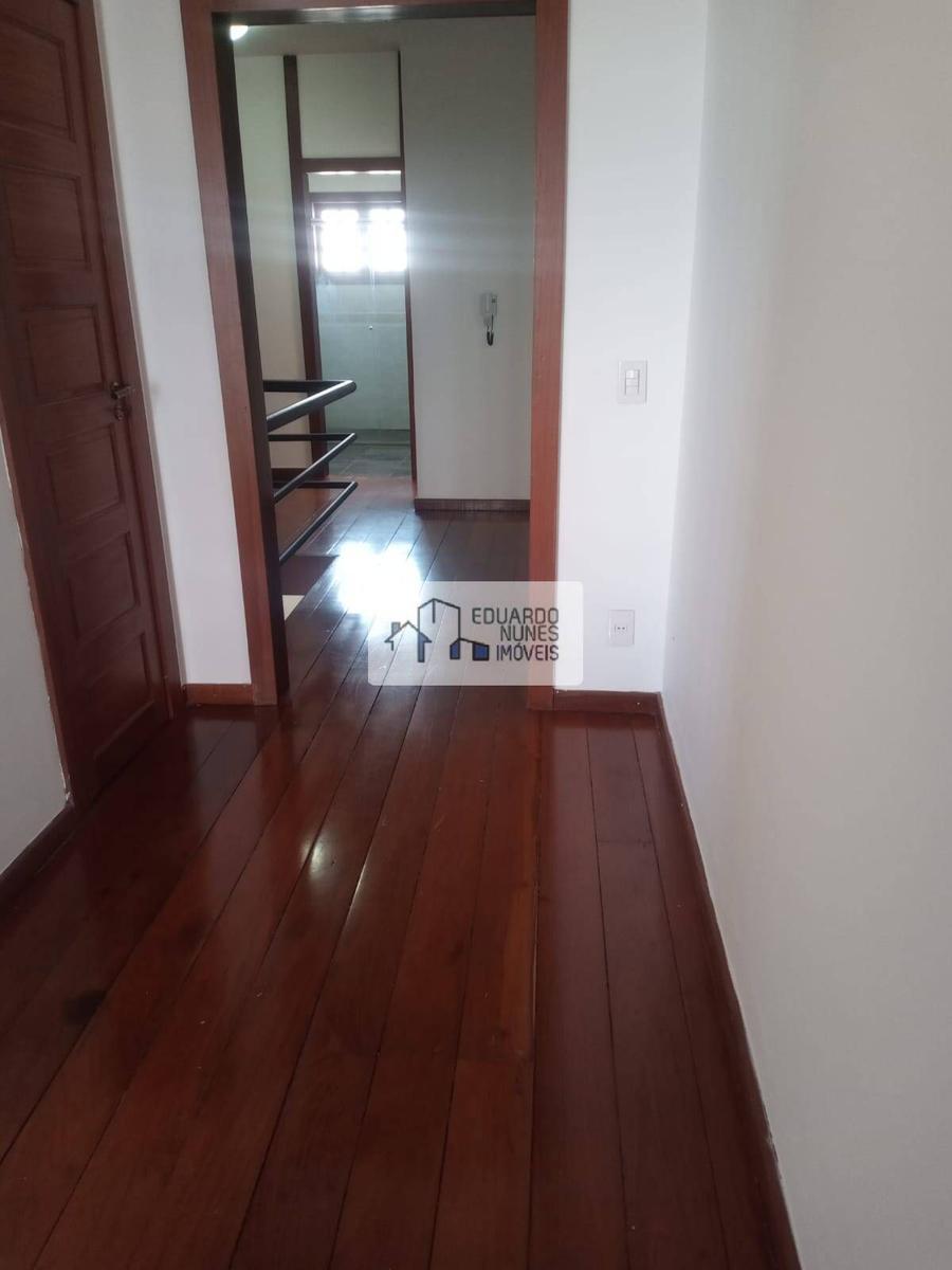 Casa, Santa Lúcia, 4 Quartos, 8 Vagas, 2 Suítes