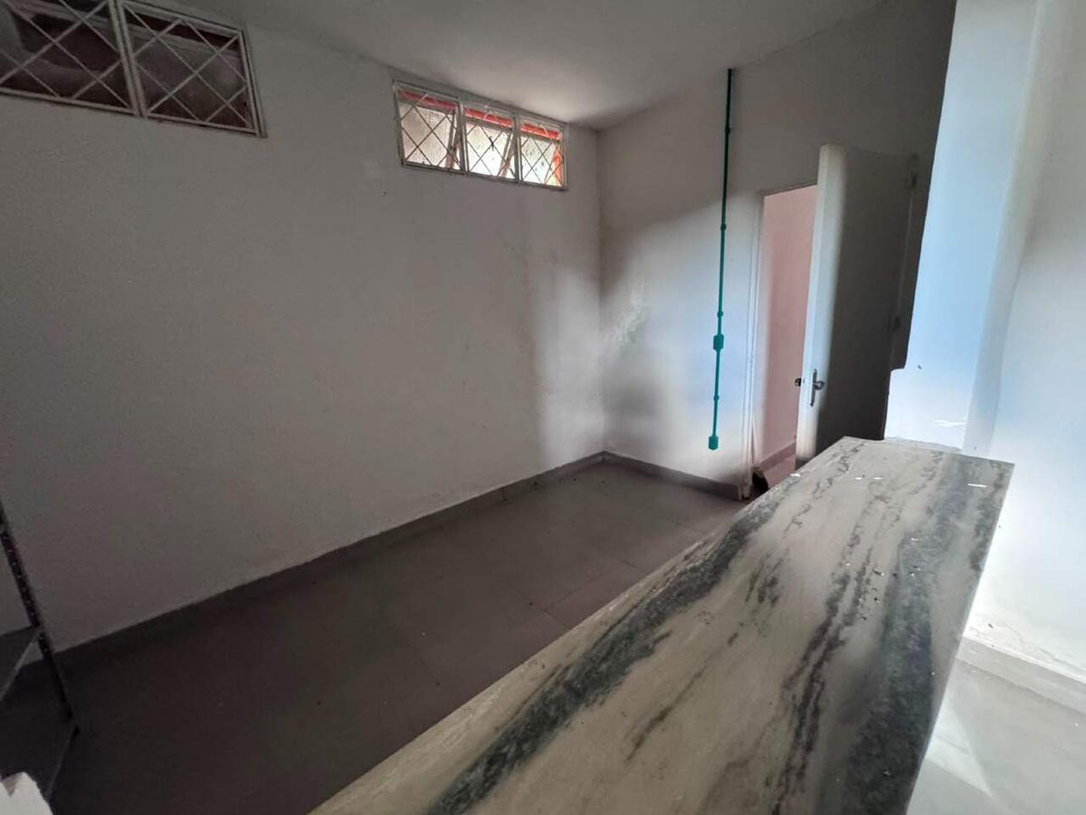 Casa, Cinquentenário, 0 Quarto, 0 Vaga