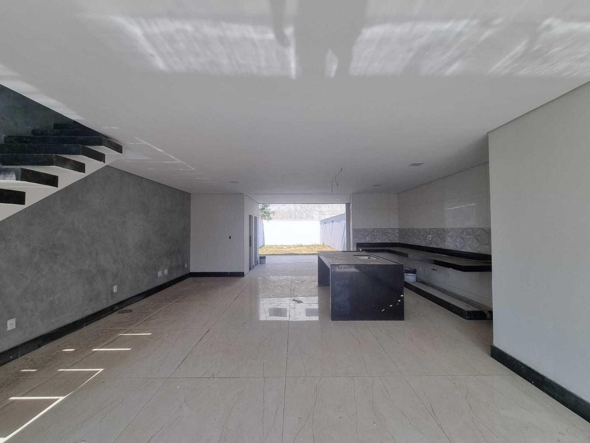 Casa, Jardim Riacho das Pedras, 3 Quartos, 4 Vagas, 1 Suíte
