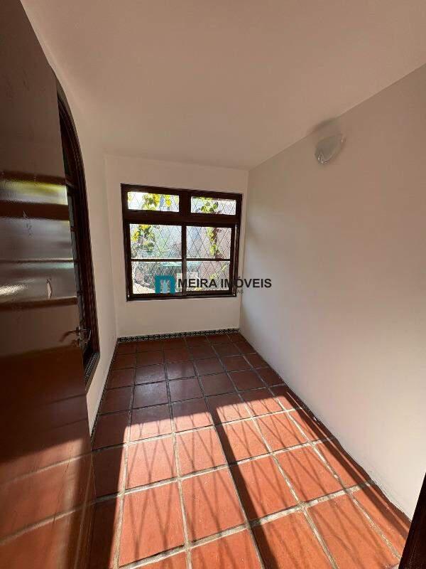 Casa, Gutierrez, 0 Quarto, 3 Vagas