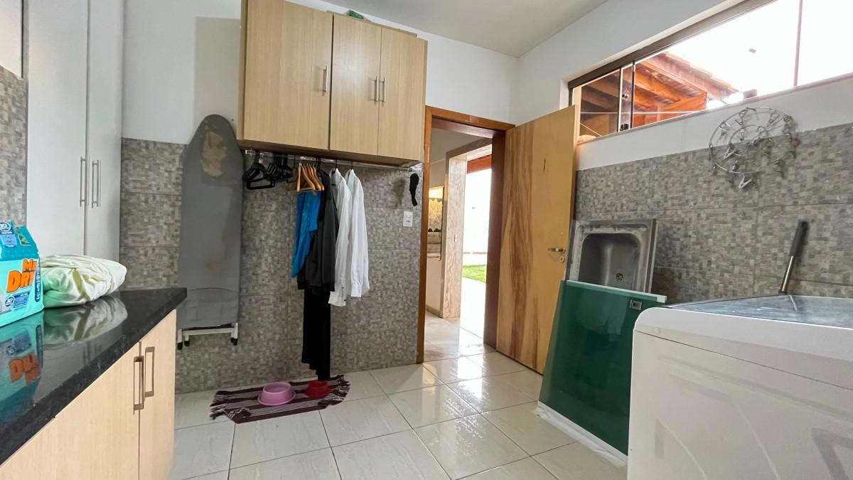 Casa, Castelo, 5 Quartos, 3 Vagas, 1 Suíte