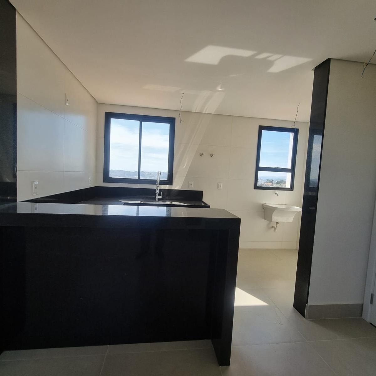 Cobertura, Planalto, 4 Quartos, 2 Vagas, 2 Suítes
