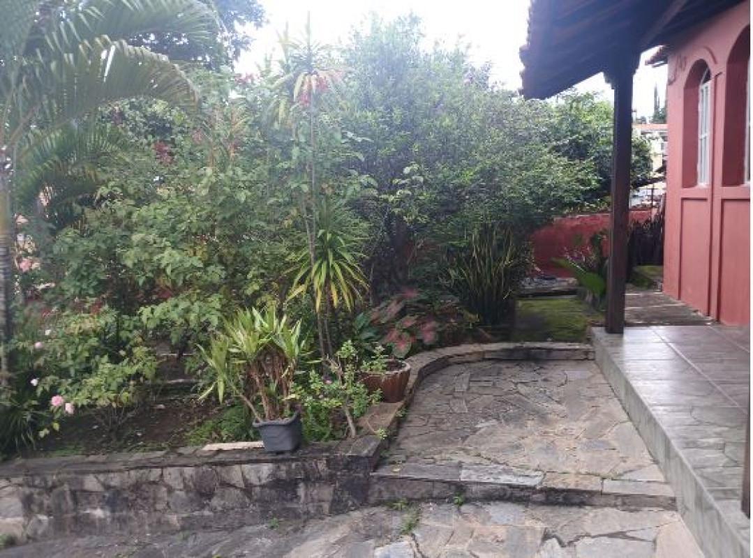Casa, Floramar, 4 Quartos, 6 Vagas, 1 Suíte