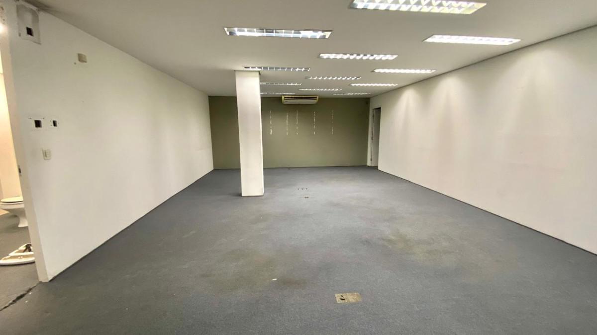 Galpão, Barreiro, 0 Quarto, 0 Vaga