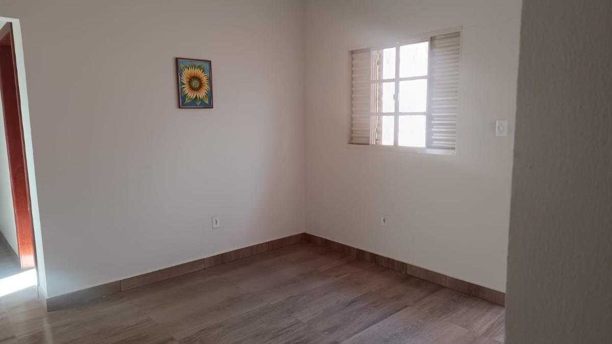 Casa, Pedra Azul, 2 Quartos, 3 Vagas