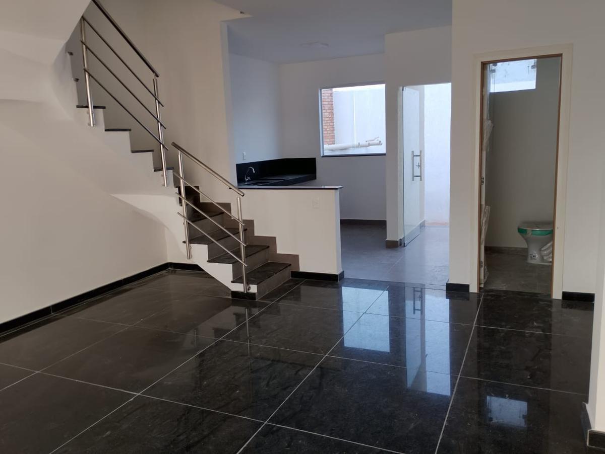 Casa, Santa Branca, 3 Quartos, 2 Vagas, 1 Suíte