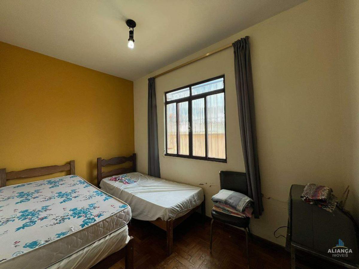 Casa, Centro, 3 Quartos, 4 Vagas, 2 Suítes