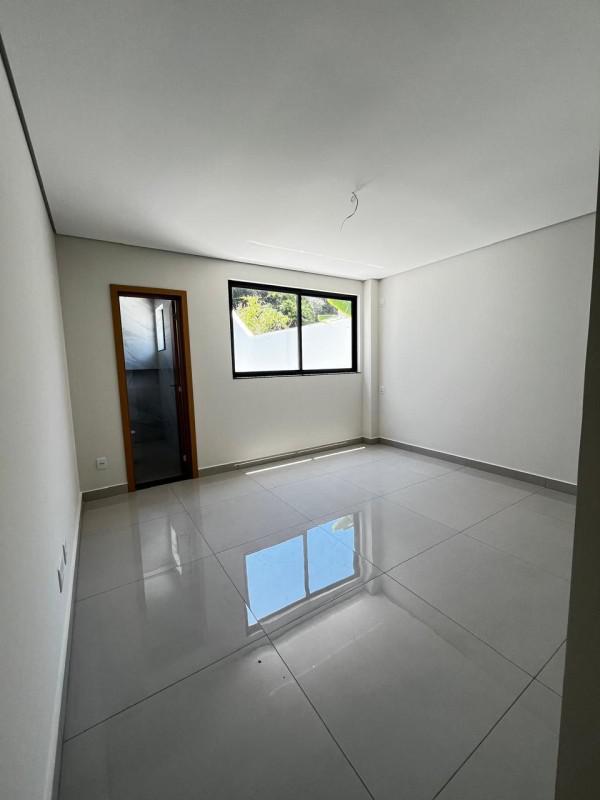 Casa, Europa, 3 Quartos, 3 Vagas, 1 Suíte