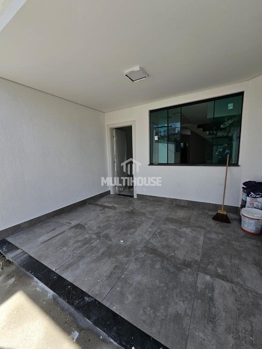 Casa, Santa Branca, 3 Quartos, 2 Vagas, 1 Suíte