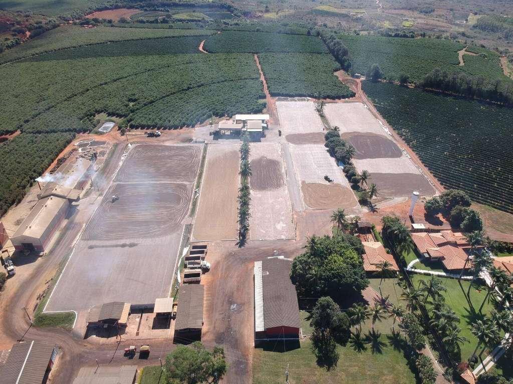Fazenda, Zona Rural, 4 Quartos, 0 Vaga