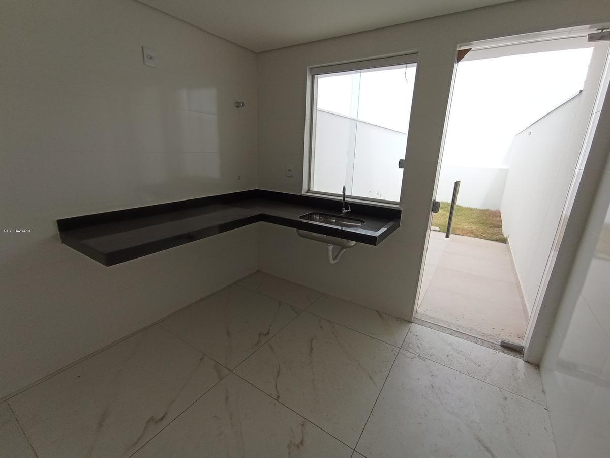 Casa, Santa Branca, 2 Quartos, 2 Vagas, 2 Suítes