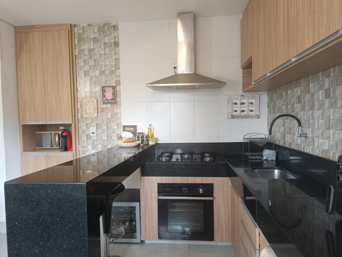 Casa, Jardim América, 3 Quartos, 4 Vagas, 2 Suítes