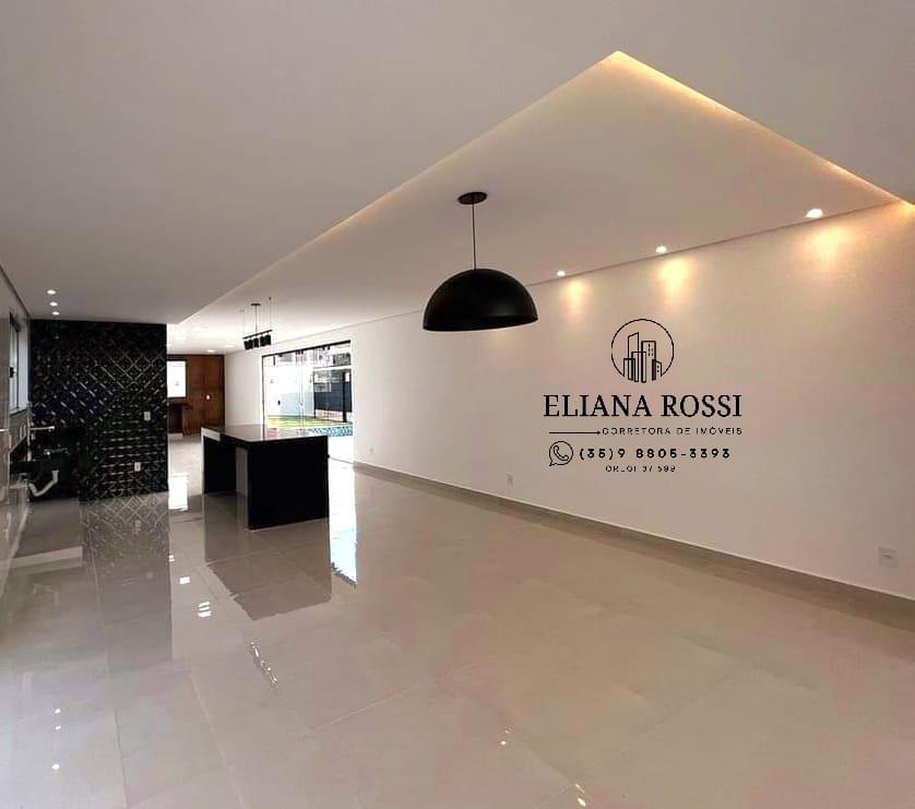 Casa, Centro, 3 Quartos, 6 Vagas, 1 Suíte