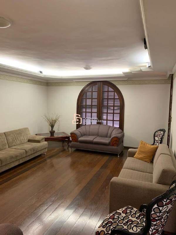 Casa, Nova Cachoeirinha, 4 Quartos, 8 Vagas, 1 Suíte