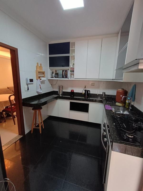 Casa, Cabral, 3 Quartos, 4 Vagas, 1 Suíte