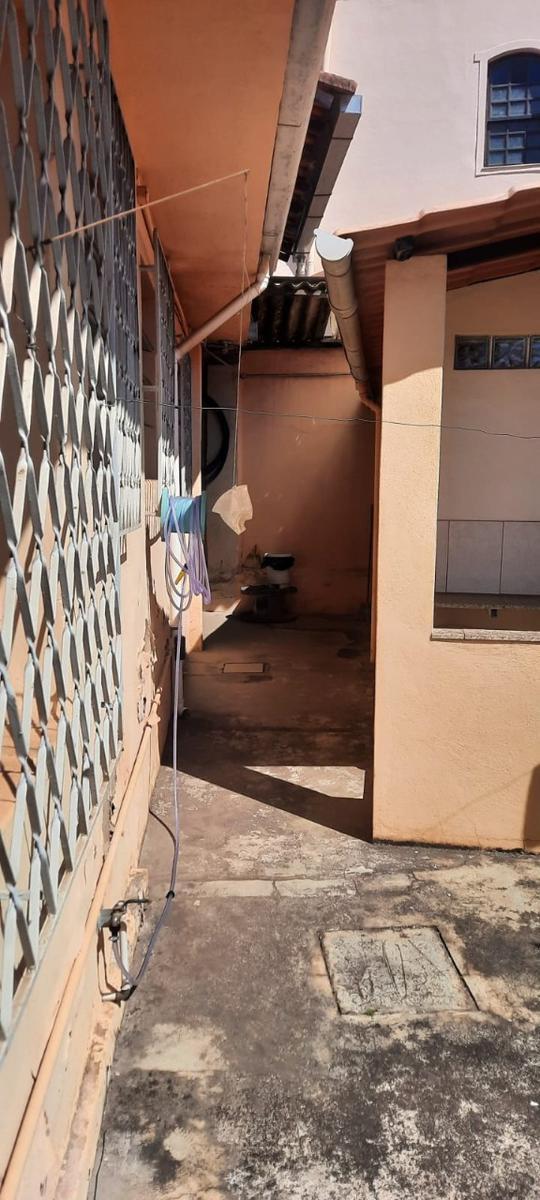 Casa Comercial, Floresta, 2 Quartos, 2 Vagas