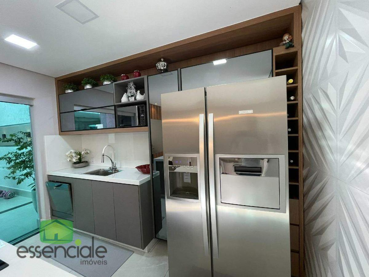 Casa, Europa, 3 Quartos, 4 Vagas, 1 Suíte