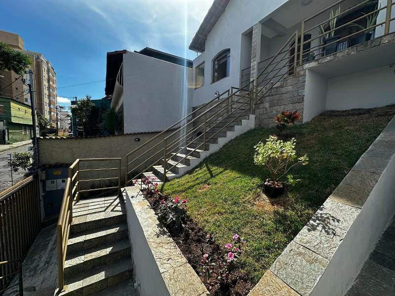 Casa, Nova Granada, 5 Quartos, 6 Vagas, 1 Suíte