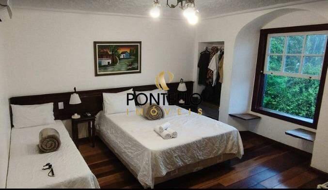 Casa, Centro, 1 Quarto, 0 Vaga, 1 Suíte