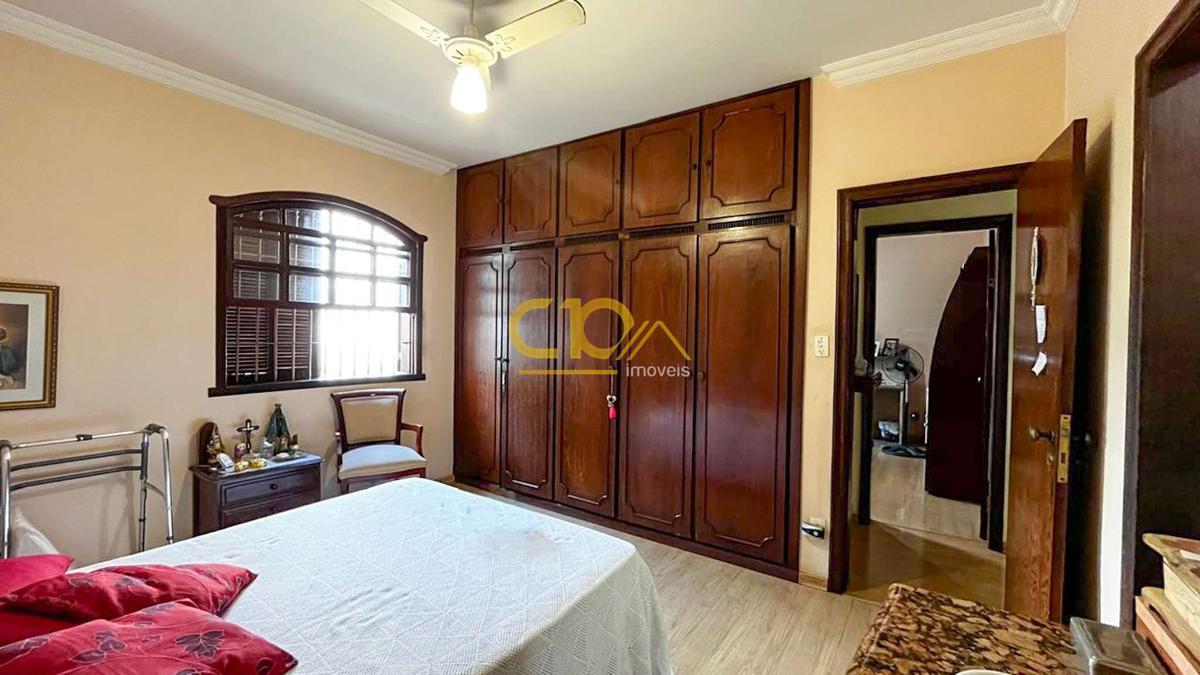 Casa, Cidade Nova, 7 Quartos, 2 Vagas, 1 Suíte