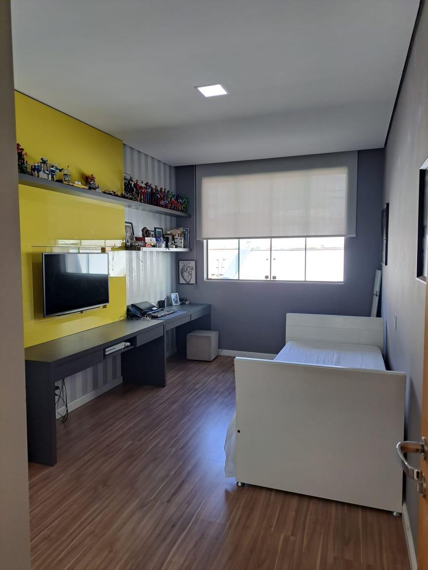 Casa, Europa, 3 Quartos, 2 Vagas, 1 Suíte