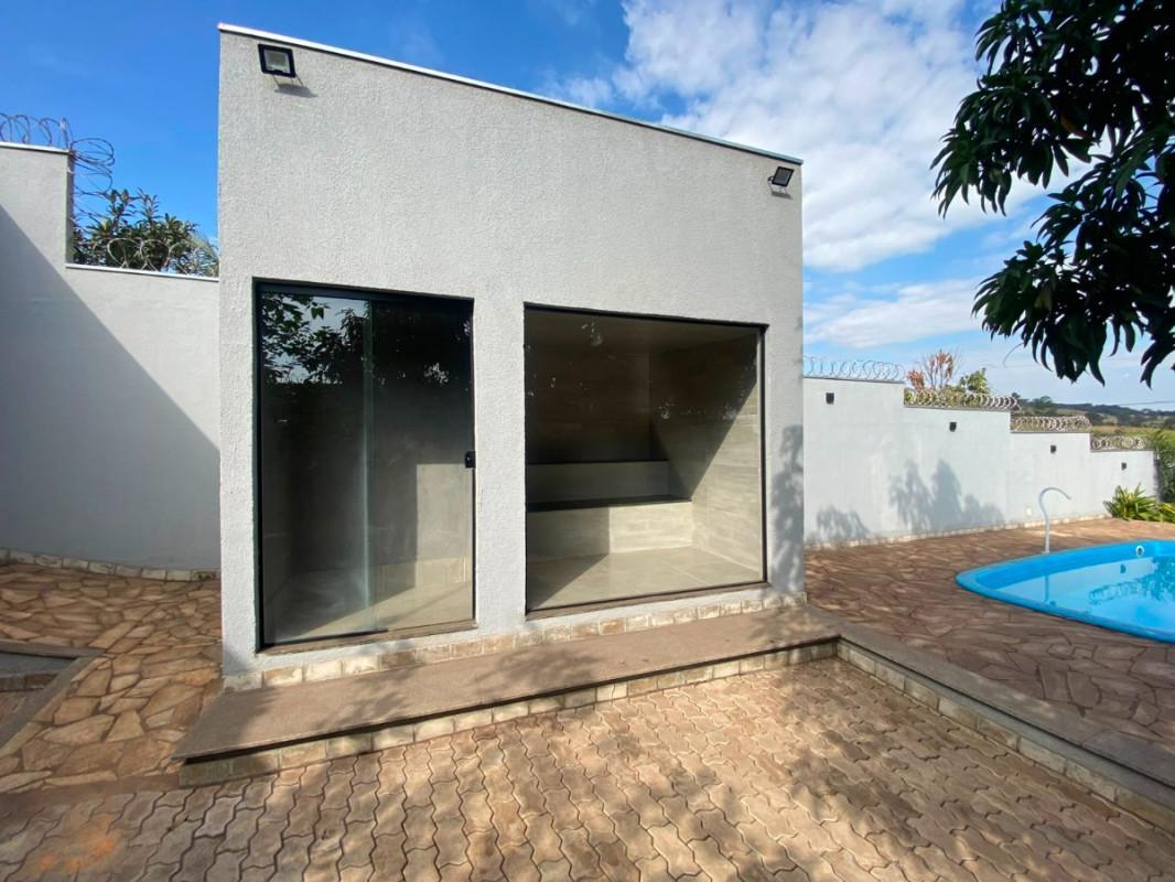 Fazenda, Barreiro, 2 Quartos, 4 Vagas