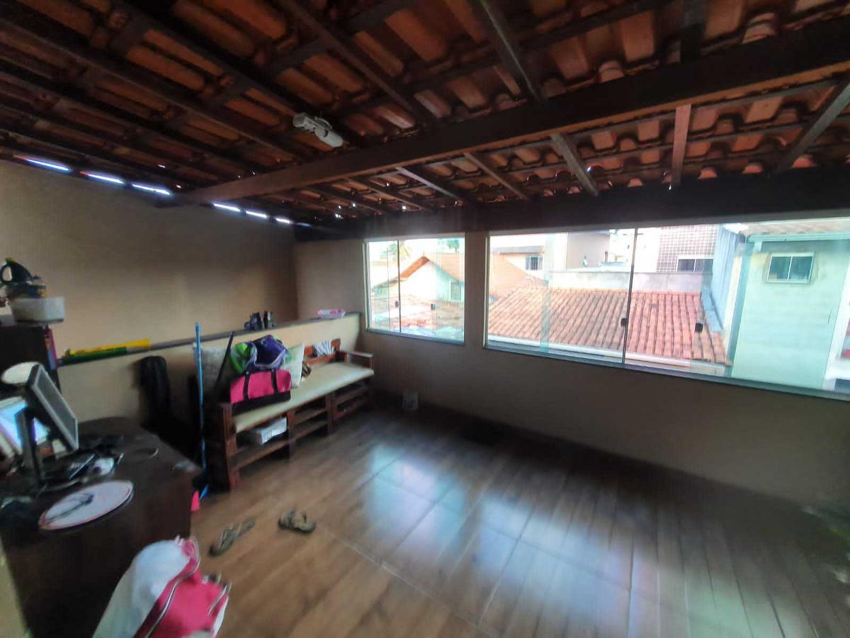 Casa, Arvoredo, 4 Quartos, 2 Vagas, 1 Suíte