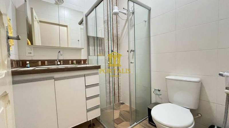 Apartamento, Floresta, 6 Quartos, 0 Vaga, 1 Suíte