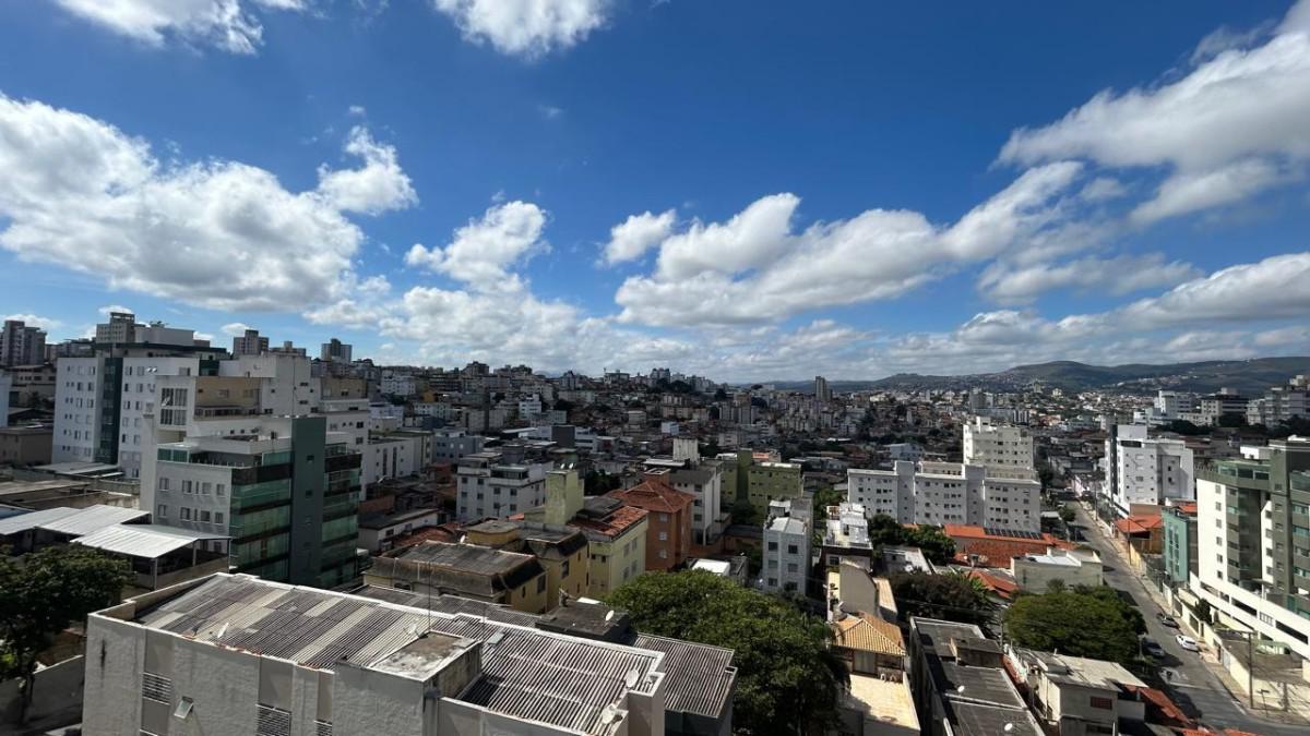 Apartamento, Sagrada Família, 3 Quartos, 2 Vagas, 1 Suíte