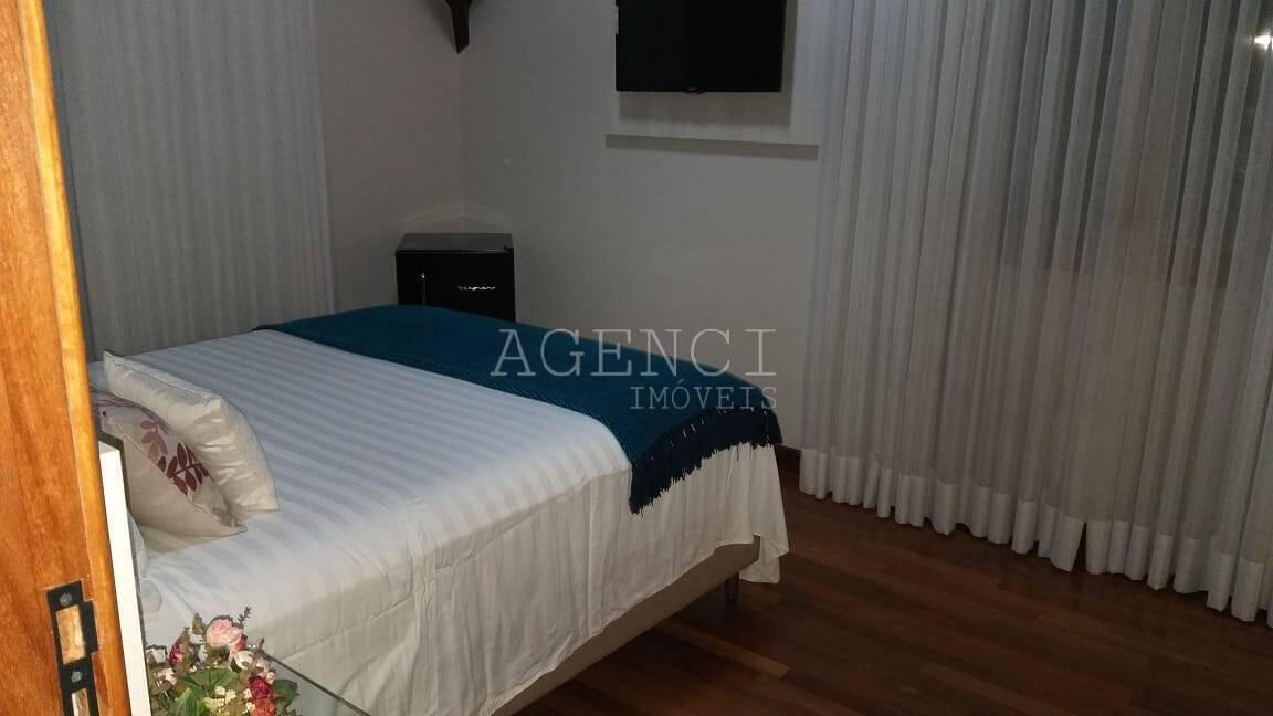 Casa, Camargos, 4 Quartos, 0 Vaga, 2 Suítes